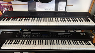 Photo n°5 de Criss Hifi Tv Musique à Valserhône (Atelier de réparation d'instruments de musique)