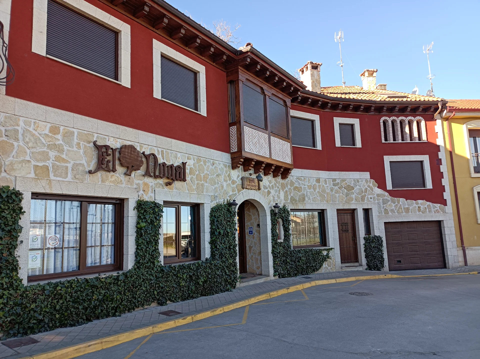 Hotel Restaurante EL NOGAL