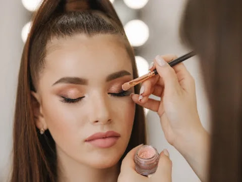 You will discover a team of professional makeup artists who excel in translating your beauty visi…