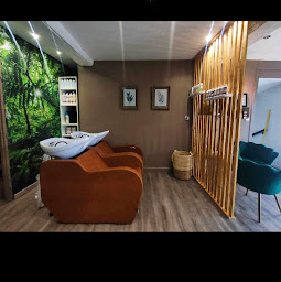 Photo n°10 de Coiffure Saint Seine à Saint-Seine-l'Abbaye (Salon de coiffure)