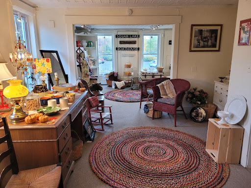 Roundabout New England Vintage, Thrift, and Gift Store - Thumbnail