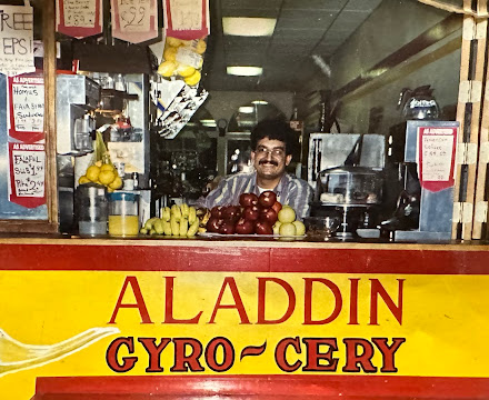Aladdin Gyro-Cery & Deli, restaurant in Seattle