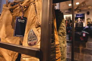 Photo n°16 de Cuir-City.com Lille à Lille (Magasin de vêtements pour femmes)