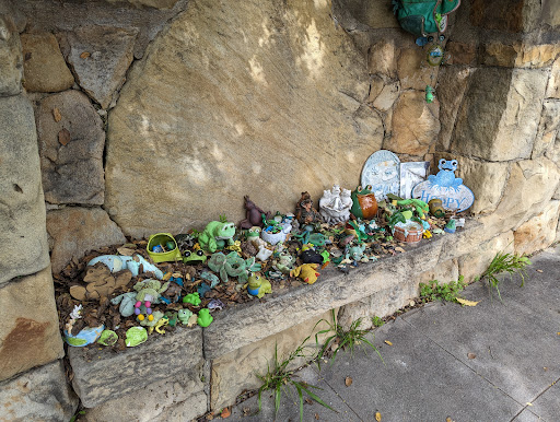 Frog Wall - Visual