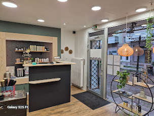 Photo n°2 de Salon ATYPIQUE coiffeur visagiste spécialisé dans la colorimétrie à Colmar (Salon de coiffure)