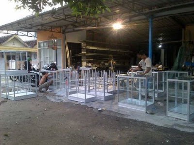 Photos of Ornamental glass and aluminum madiun