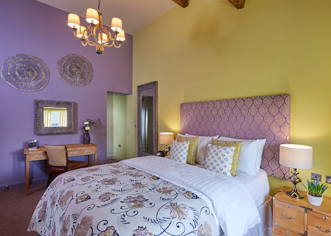 The White Hart Inn at Lydgate by null