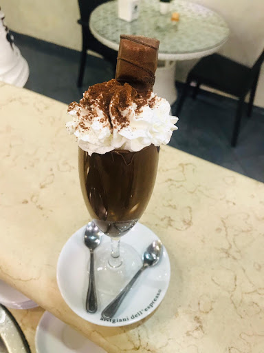 Illusion cafe' - Visual