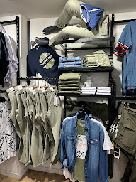 Photo n°5 de GFH Homme à Pont-Audemer (Magasin de vêtements pour hommes)