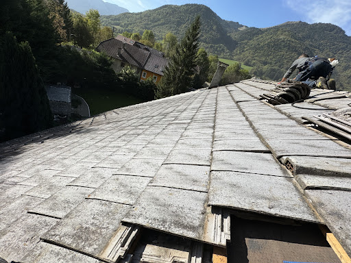 NP Rénovation Couvreur : Expert couvreur Sciez - Réparation Démoussage Toiture - Thumbnail