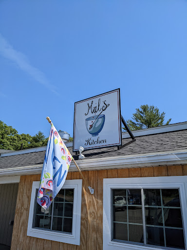 Mal's Kitchen - Visual