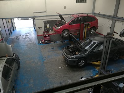 Photos of TECNIRENAULT