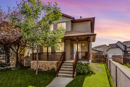 Sundi Clark- High River, Okotoks, Foothills, & Area Realtor ΓEA⅃ - Thumbnail