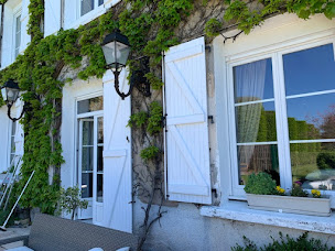 Photo n°28 de LES TEMPLIERS - CHAMBRES D’HOTES ET SALLES DE RECEPTION à Rugney (Espace événementiel)