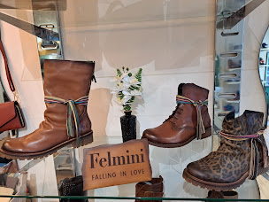 Photo n°4 de Romance chaussures à Selles-sur-Cher (Magasin de chaussures)