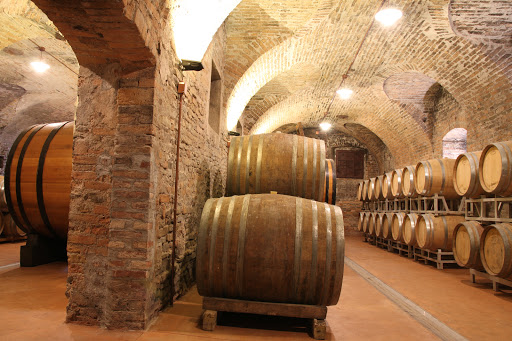 CASTELLO DI NEIVE Visite, degustazioni e acquisti - Enoteca La Casetta del Castello