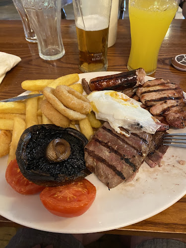 The Fighting Cocks - Pub