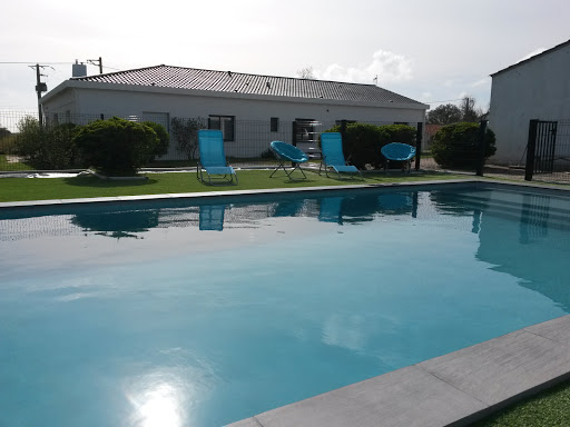 Photo de Gîtes de la Saminiere: location gîte au calme avec piscine chauffée proche plage (Vendée La Tranche sur Mer) à Avrillé (85440)