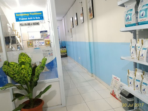 Klinik Hewan Drh. Haris, Author: Trisno Hariyanto