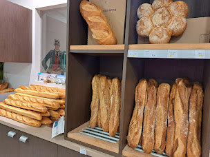 Photo n°9 de Le Commerce (Bar - snack, Epicerie - Dépôt de Pain - Jeux - Pizza à emporter) à Tréméoc (Pizzas à emporter)