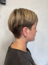 Photo n°18 de Les Ciseaux d'Auré - Coiffeuse à domicile à Gallargues-le-Montueux secteur Lunel à Gallargues-le-Montueux (Salon de coiffure)