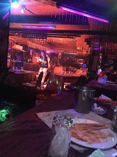 Photos of Qatamesh night club