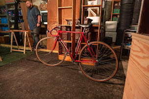 Photo n°15 de Slack Bike réparation, vente de vélo et skate shop à Saint-Benoît (Magasin de skateboards)