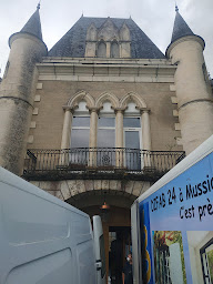 Photo n°17 de DIFAB 24 - Terres de Fenêtre à Saint-Médard-de-Mussidan (Magasin)