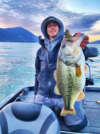 Hooked Guide Services - Visual