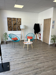 Photo n°4 de VIVASERVICES Plaisir, Les Clayes-sous-Bois - Ménage, Garde d’enfants, Aide aux personnes âgées, Jardinage, Bricolage à Plaisir (Service de ménage)