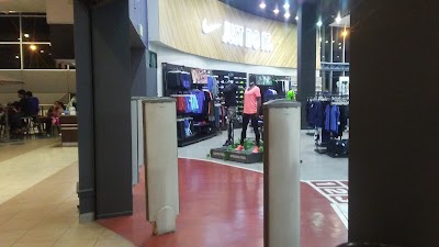 Photos of MARATHON SPORTS MALL DEL SUR