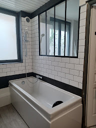 Photo n°1 de RENOVBAT rénovation du bâtiment à Calais (Service de pose de parquet)