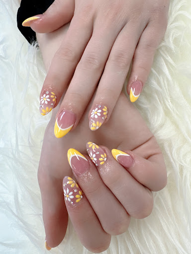 Q-Nails Tri Leisure Village - Thumbnail