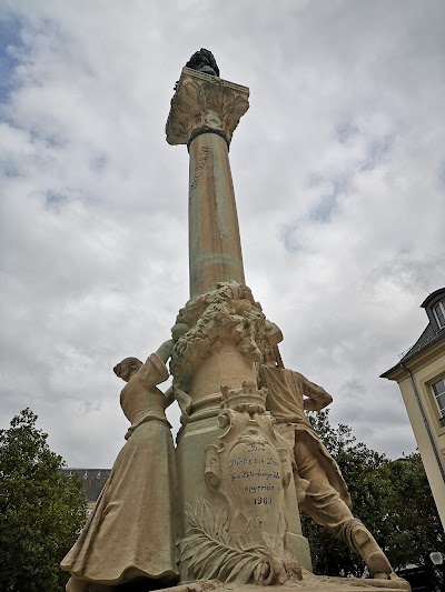 Monument to Dicks et Lentz