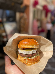 Photo n°3 de KRISPY KORNET - Finger Food & Burgers à Antibes (Bar à poke)