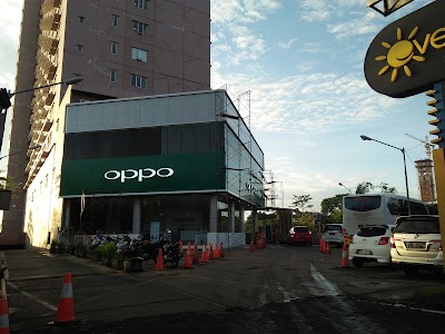 Photos of Indomaret Apartemen Soekarno Hatta