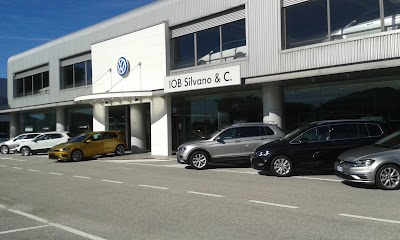 car-dealer
