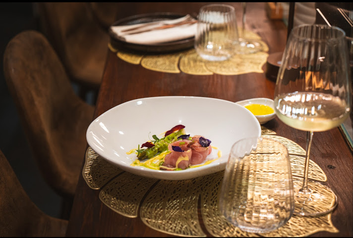 Cru Fish Bar by null