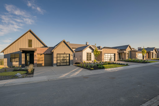 Predator Ridge Real Estate Sales Centre Logo