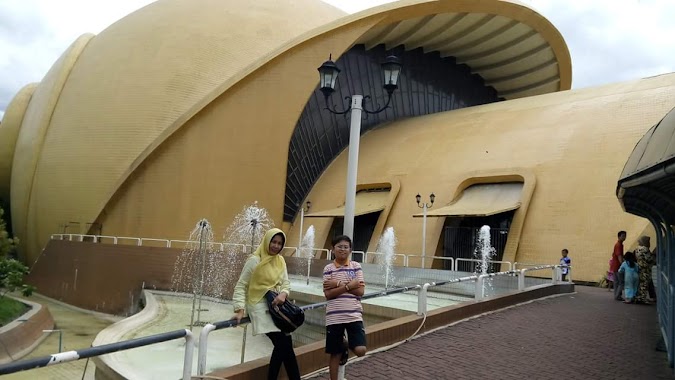 Teater IMAX Keong Emas TMII, Author: Herdiwan Nofindra