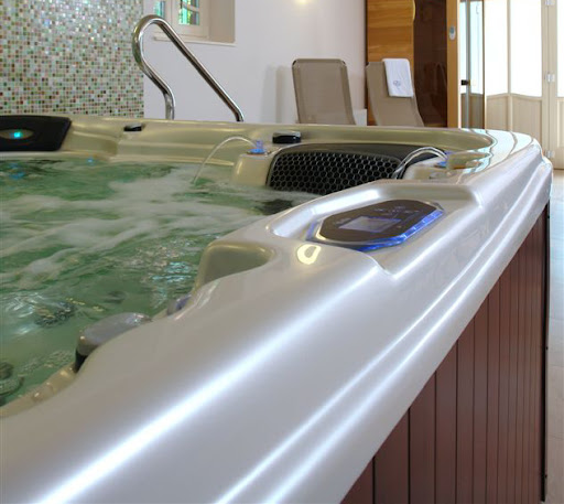 Arundel Pool and Spa - Thumbnail