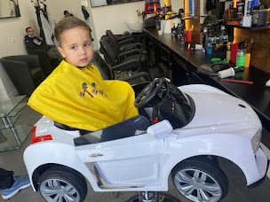 Photo n°3 de Coiffeur new look M-W à Louveciennes (Salon de coiffure)