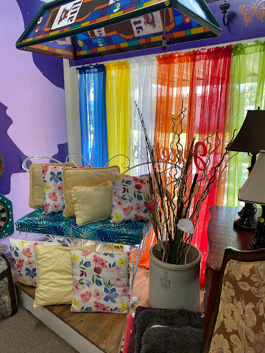 Jenette’s Resale - Thumbnail