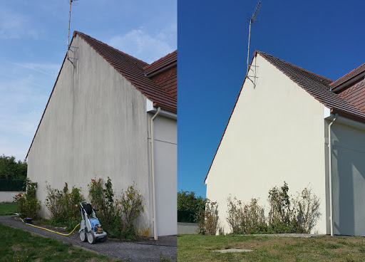 OUEST peinture ravalement, Couverture, Nettoyage Démoussage de toiture à Angers 49000 - Thumbnail