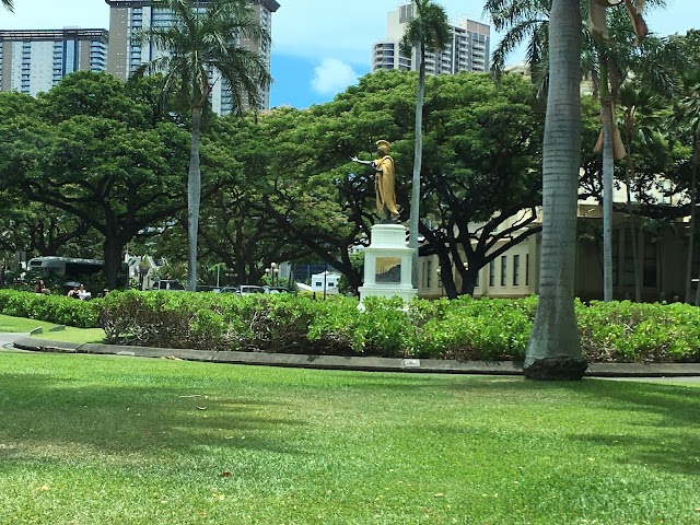 Aliiolani Hale