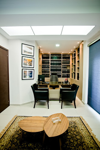 Βαγγέλης Τσικαρδώνης - Δικηγόρος - Λάρισα