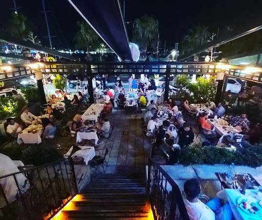 Komodor Marina Balık ve Meze Evi