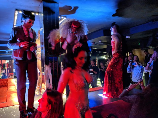 Cirque le Soir