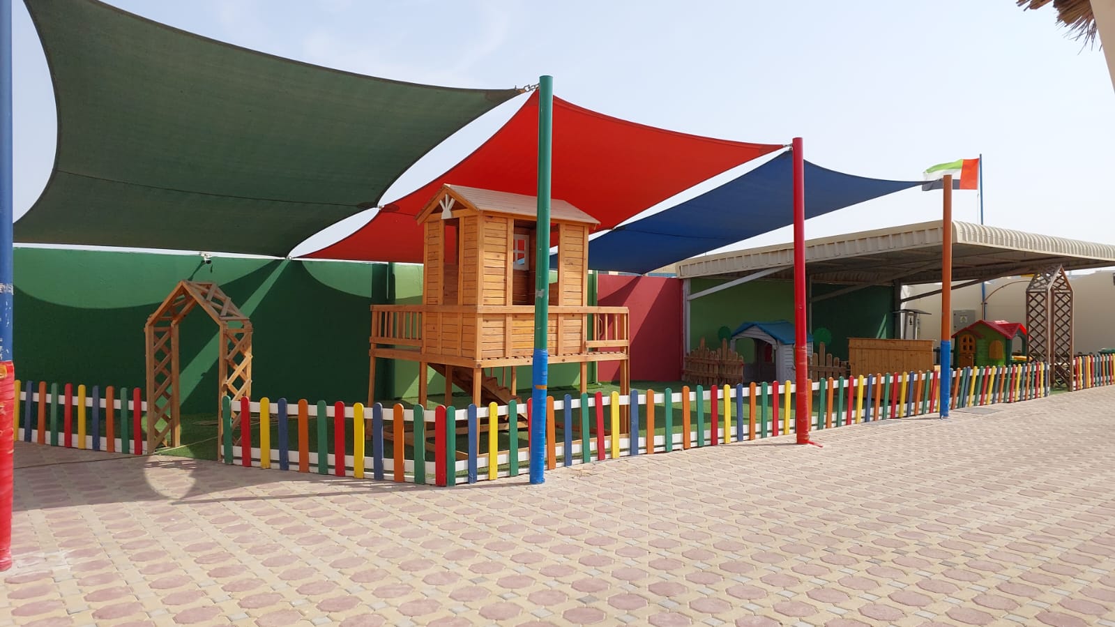 Apple Tree Nursery - صورة 2