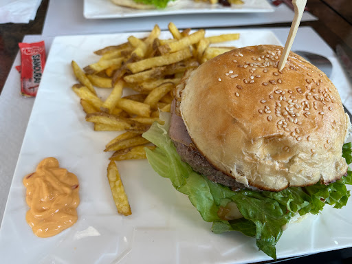 Photo 3 - La cours des gourmands